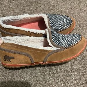 🐻Sorel Slip on Shoes